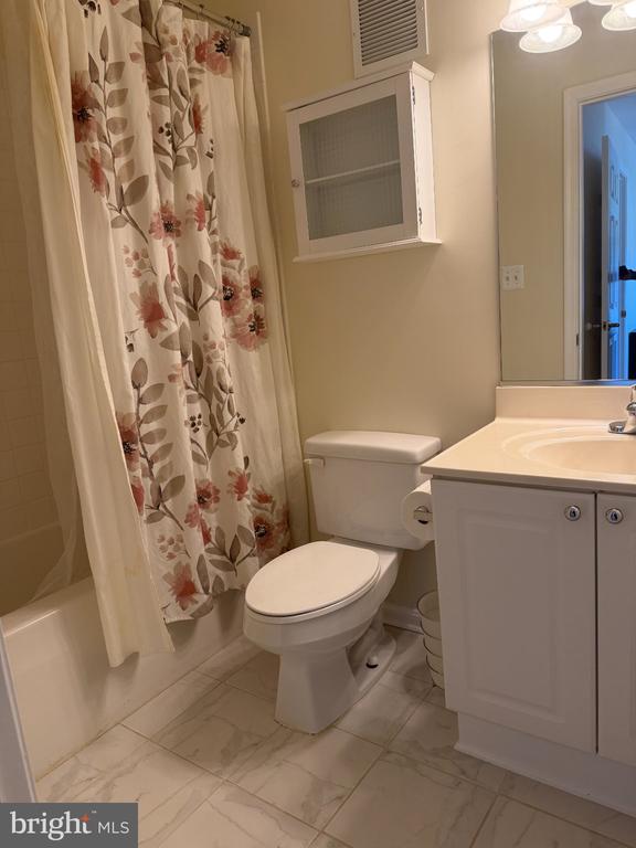 171 SOMERVELLE STREET Unit: 404