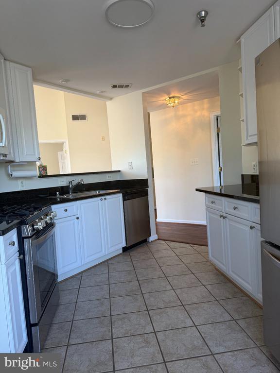 171 SOMERVELLE STREET Unit: 404