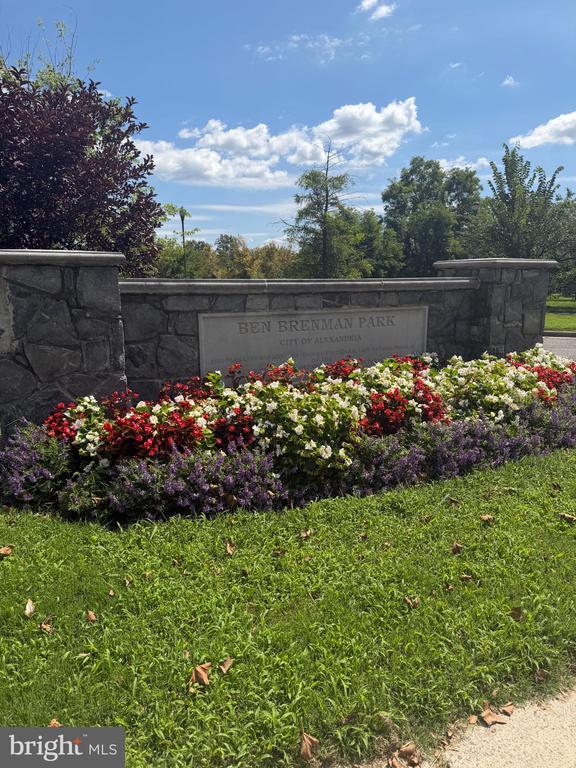 171 SOMERVELLE STREET Unit: 404