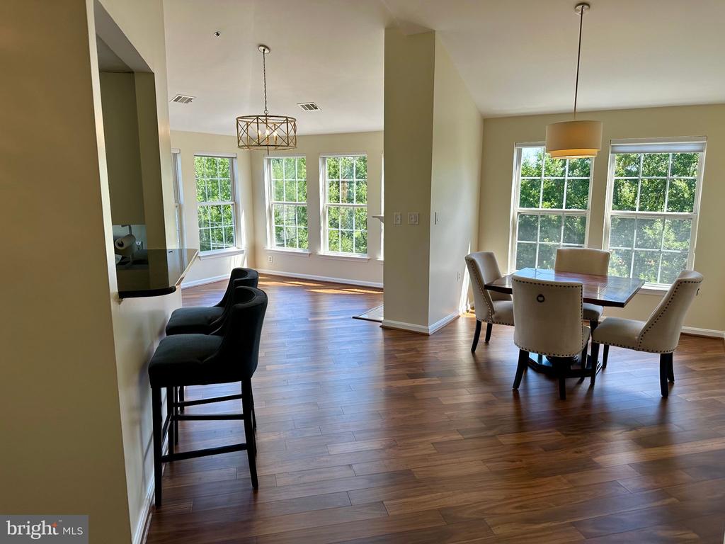 171 SOMERVELLE STREET Unit: 404