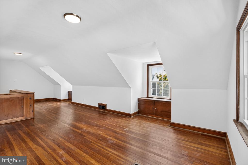 1607 W BRADDOCK ROAD