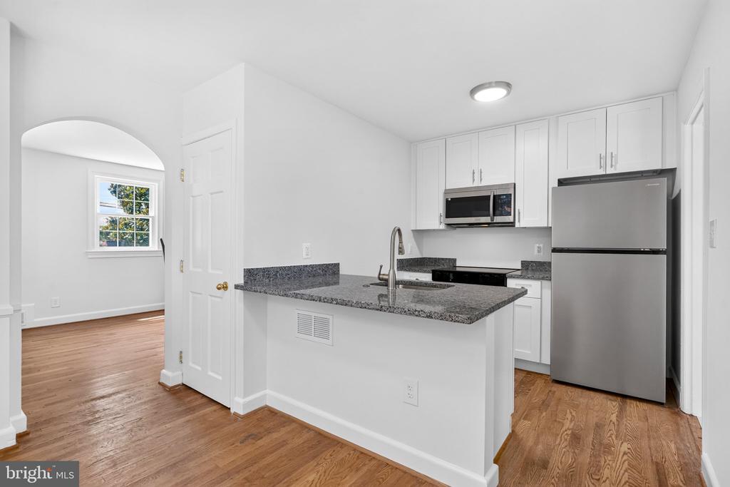 1607 W BRADDOCK ROAD