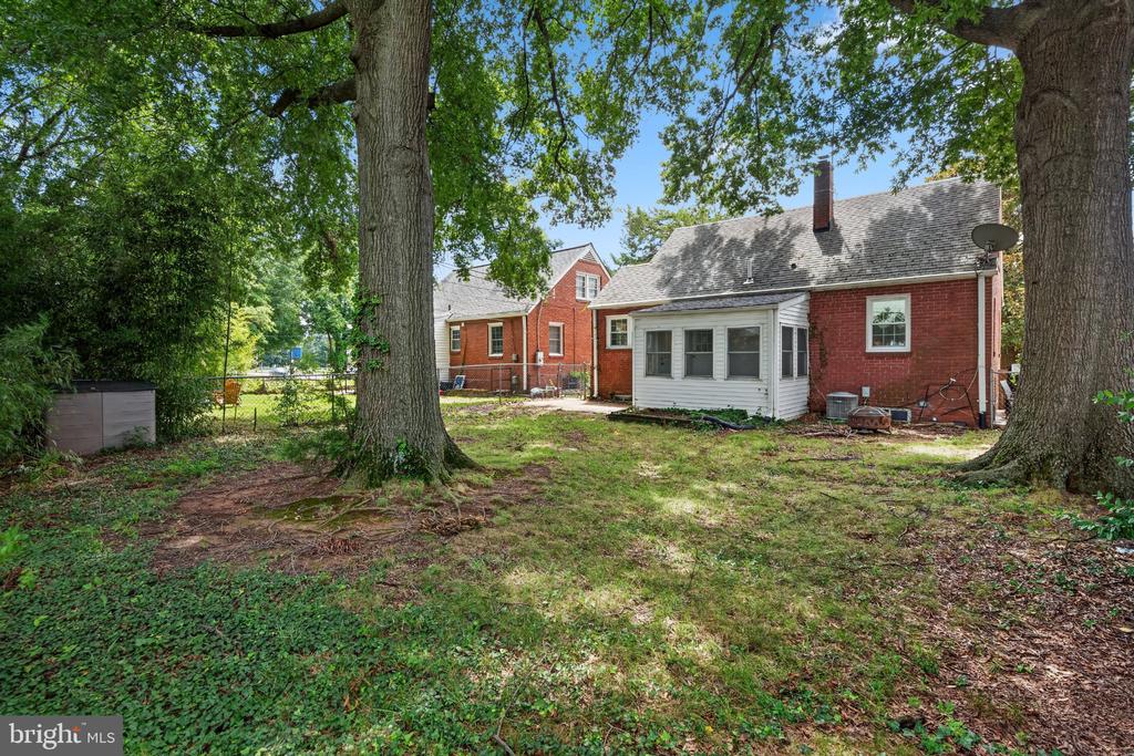 1607 W BRADDOCK ROAD