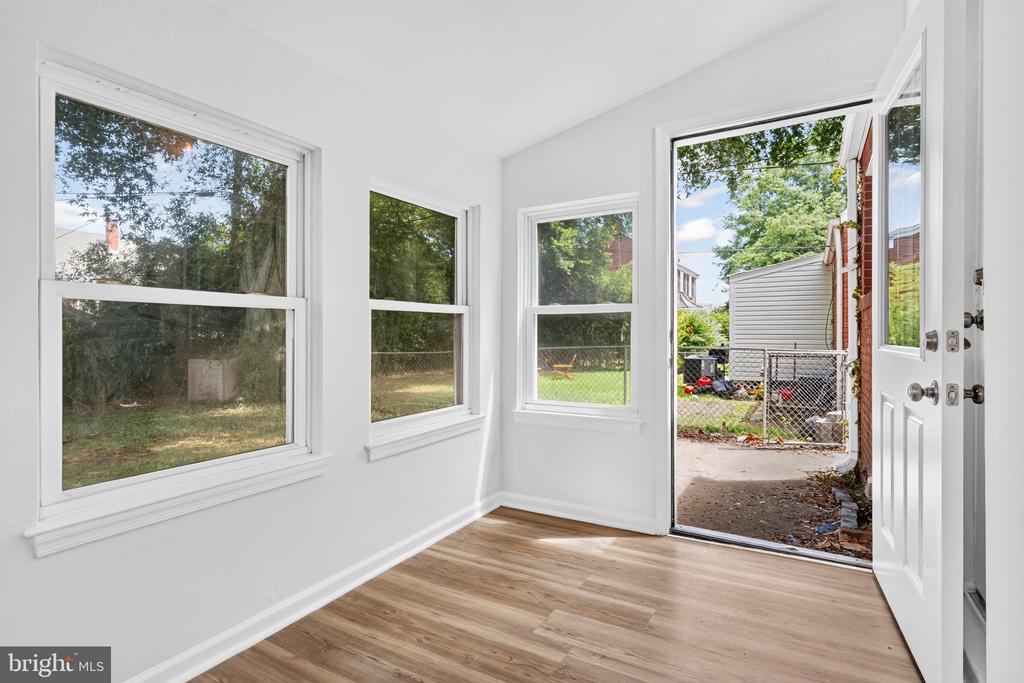 1607 W BRADDOCK ROAD