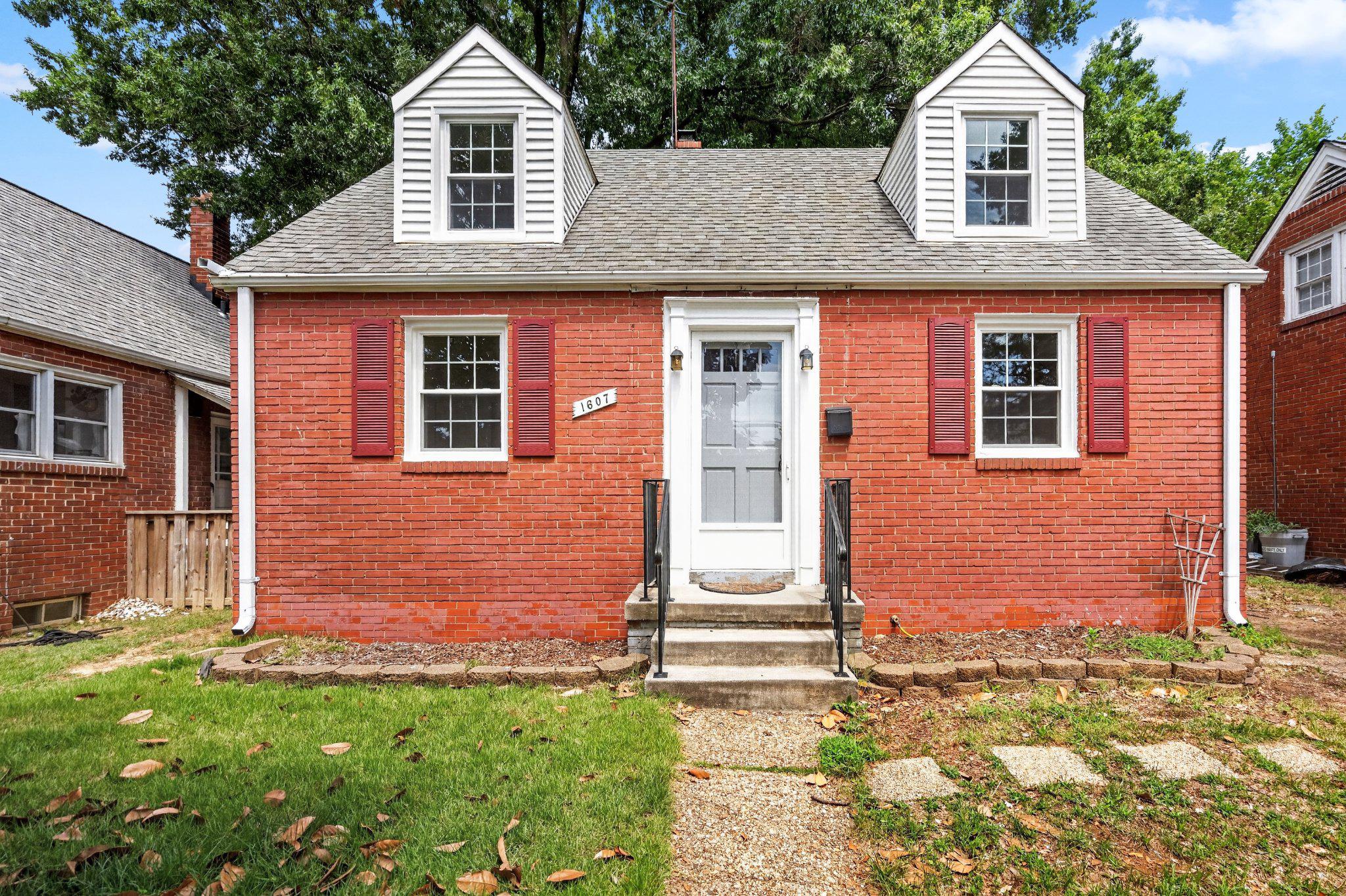 1607 W BRADDOCK ROAD