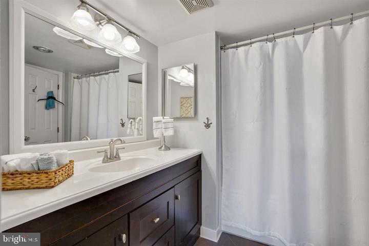 1200 BRADDOCK PLACE Unit: 209