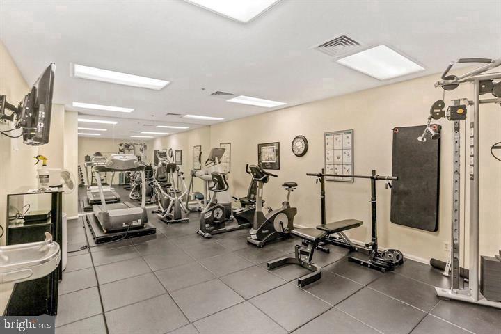 1200 BRADDOCK PLACE Unit: 209