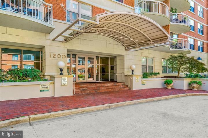 1200 BRADDOCK PLACE Unit: 209