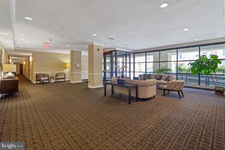 1200 BRADDOCK PLACE Unit: 209