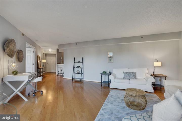1200 BRADDOCK PLACE Unit: 209