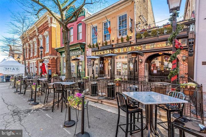1200 BRADDOCK PLACE Unit: 209