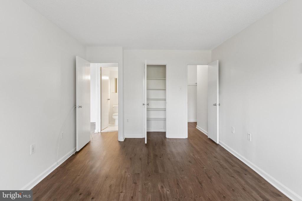 2500 N VAN DORN STREET Unit: 205