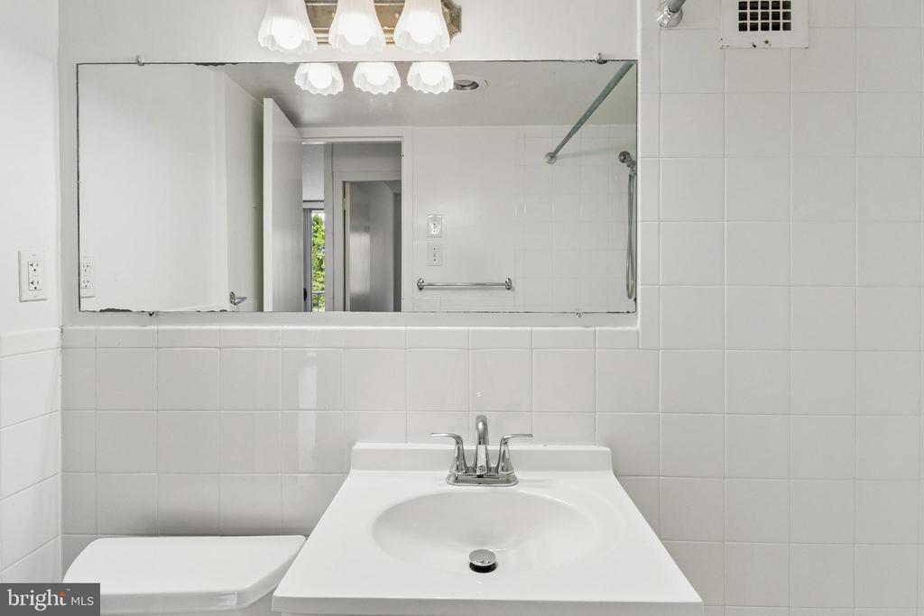 2500 N VAN DORN STREET Unit: 205