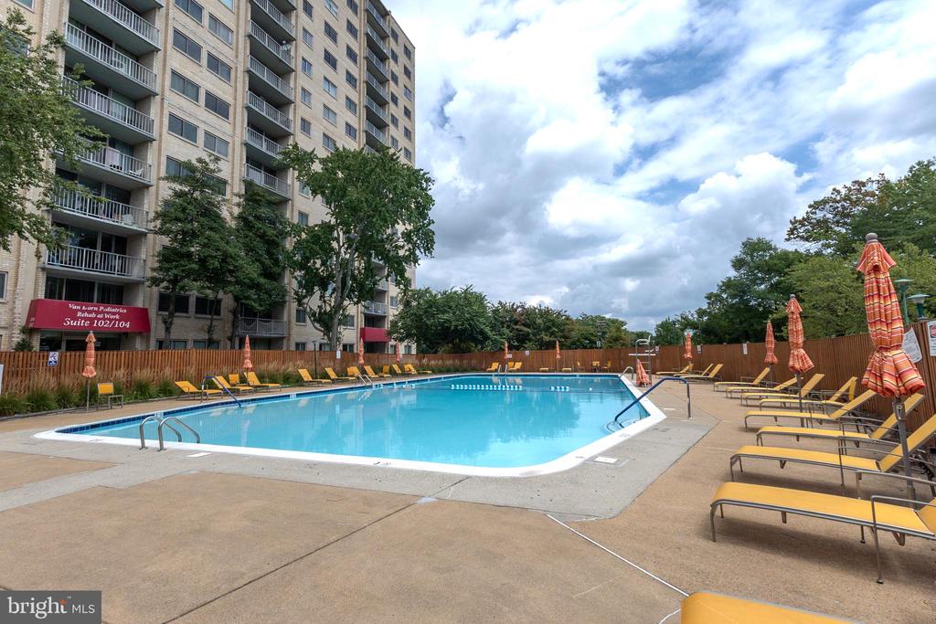2500 N VAN DORN STREET Unit: 205