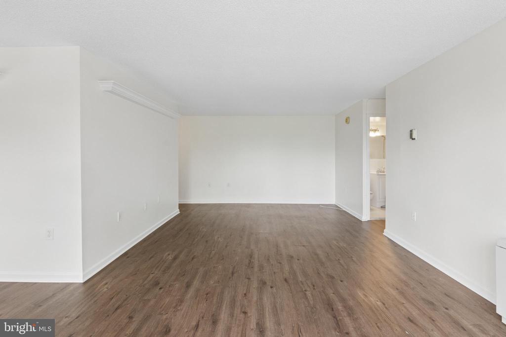 2500 N VAN DORN STREET Unit: 205