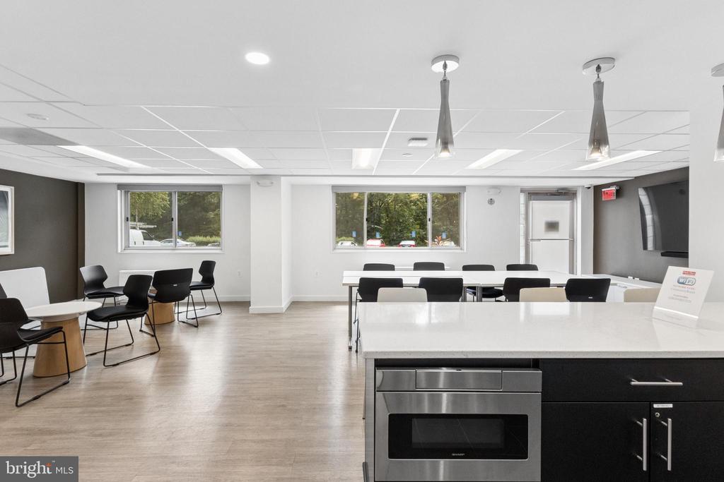 2500 N VAN DORN STREET Unit: 205