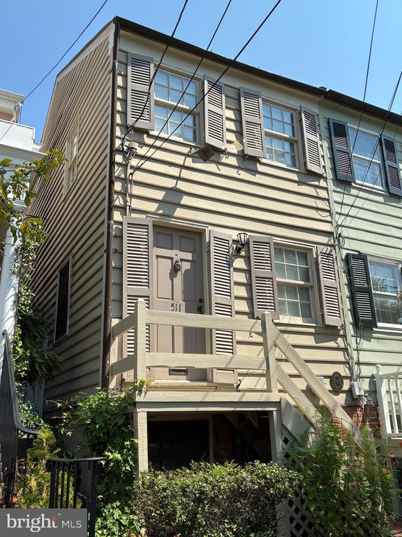 511 WILKES STREET