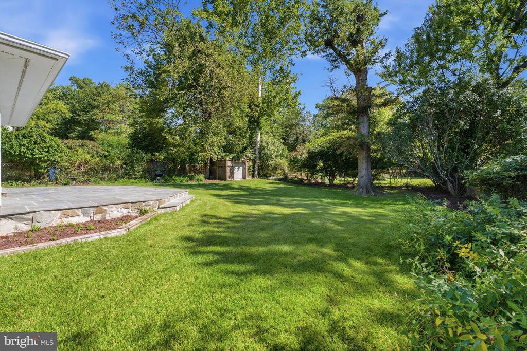 903 PEELE PLACE