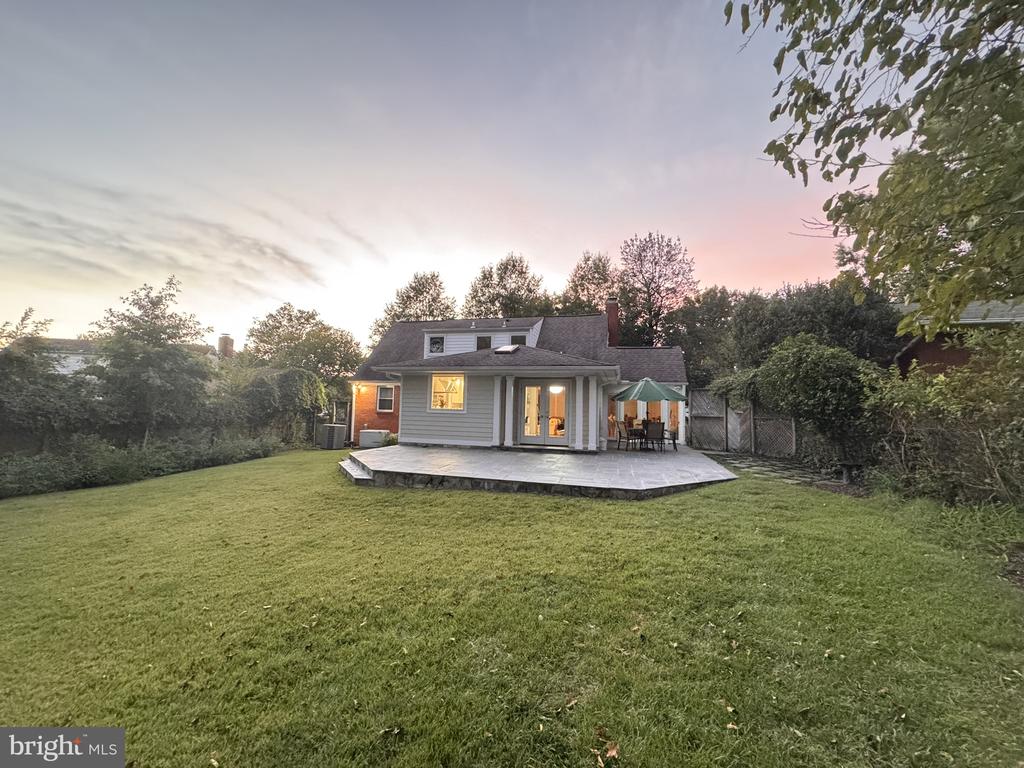903 PEELE PLACE