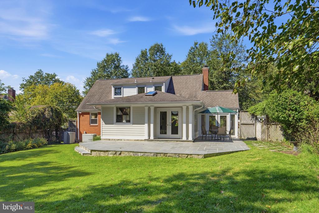 903 PEELE PLACE