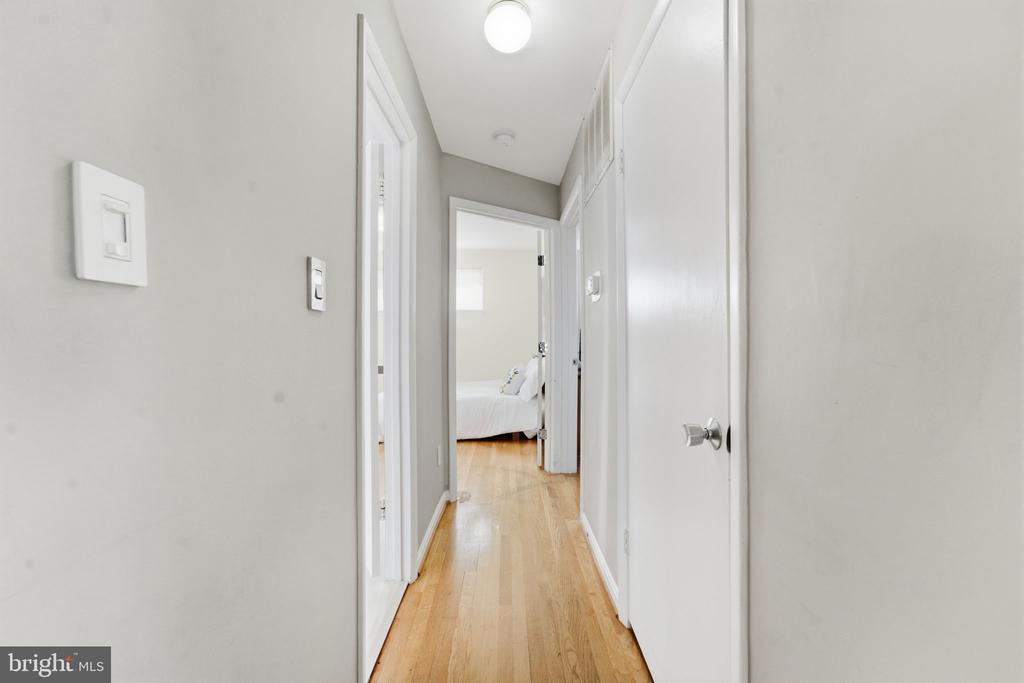 903 PEELE PLACE