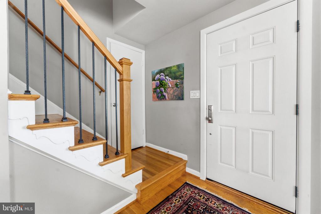 903 PEELE PLACE