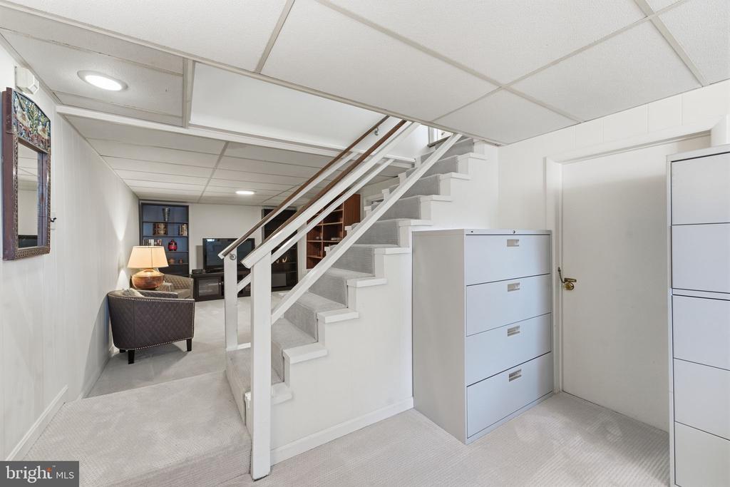 903 PEELE PLACE