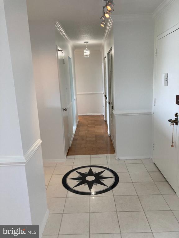 501 SLATERS LANE Unit: 403