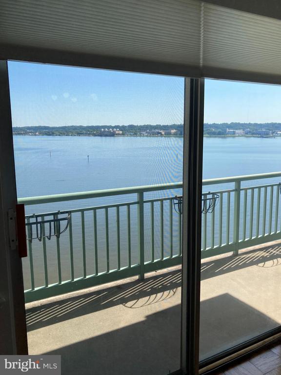 501 SLATERS LANE Unit: 403