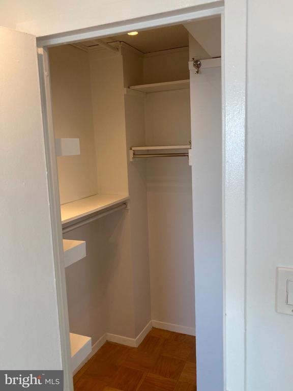 501 SLATERS LANE Unit: 403