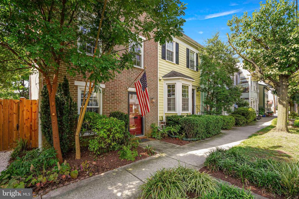 1012 ORONOCO STREET