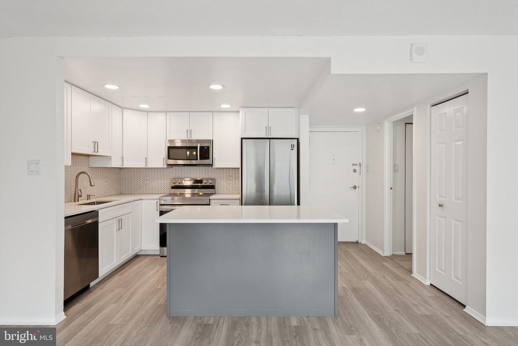 6300 STEVENSON AVENUE Unit: 503