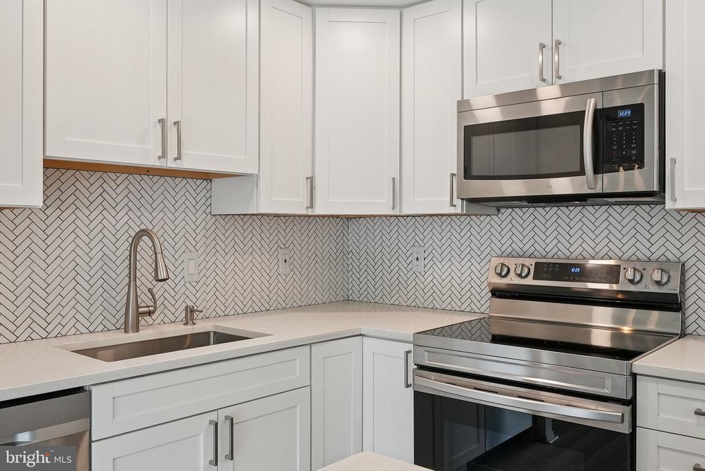 6300 STEVENSON AVENUE Unit: 503