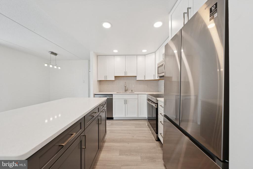 6300 STEVENSON AVENUE Unit: 503
