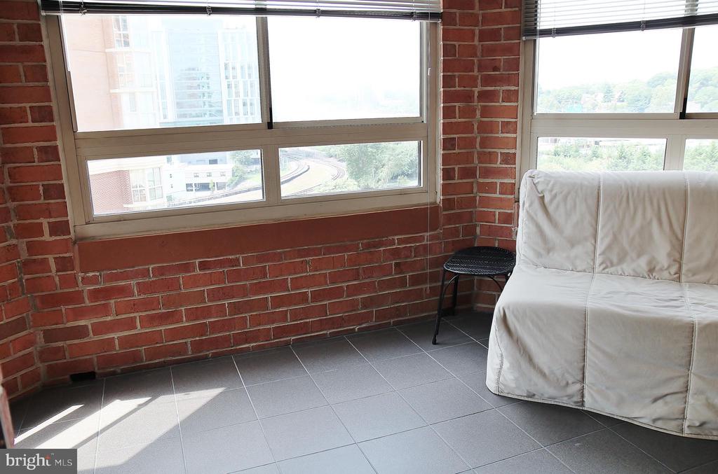 2151 JAMIESON AVENUE Unit: 903