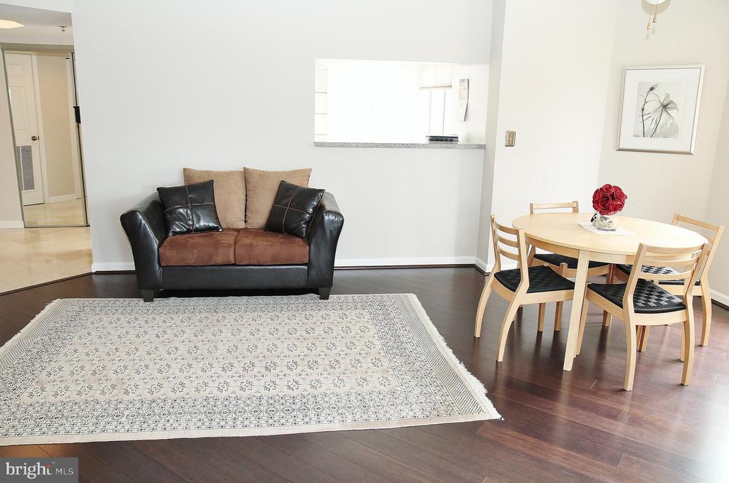 2151 JAMIESON AVENUE Unit: 903