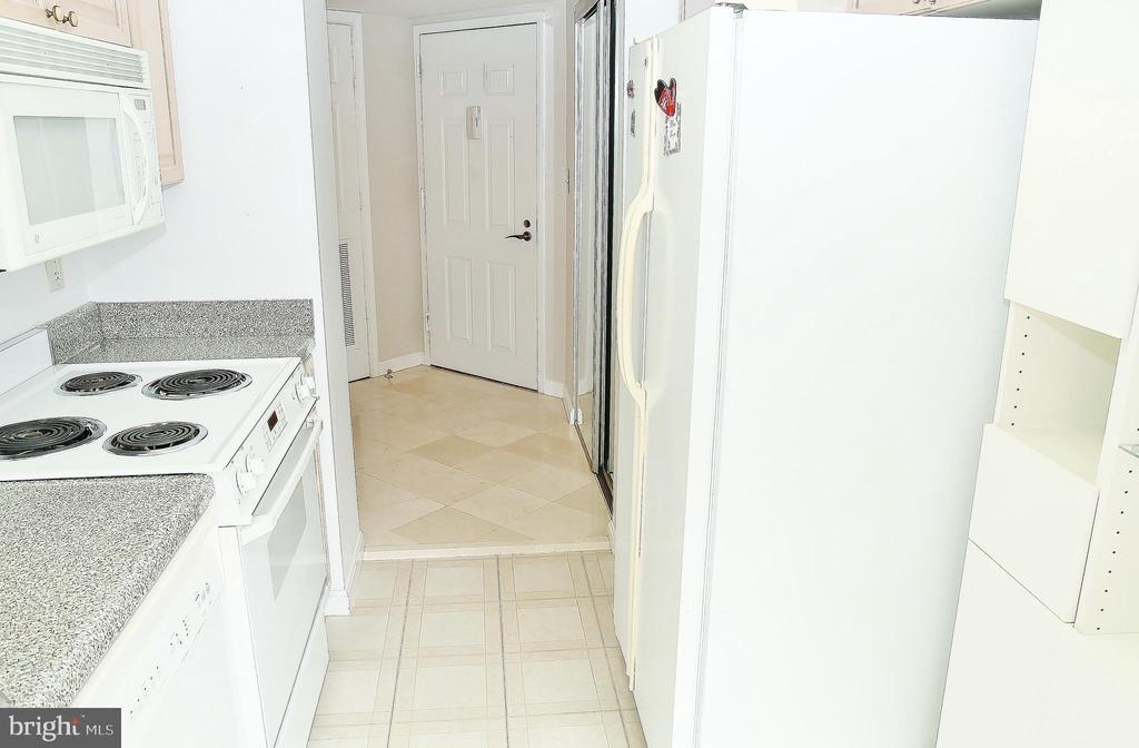 2151 JAMIESON AVENUE Unit: 903