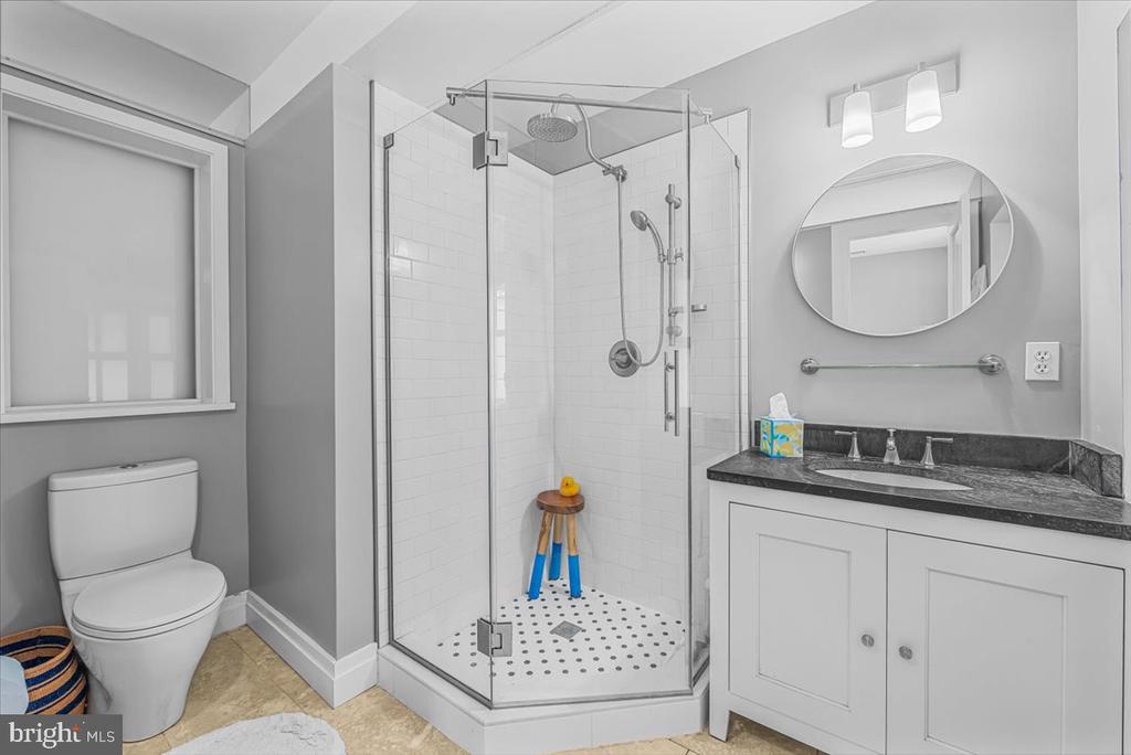 1210 QUEEN STREET Unit: 1