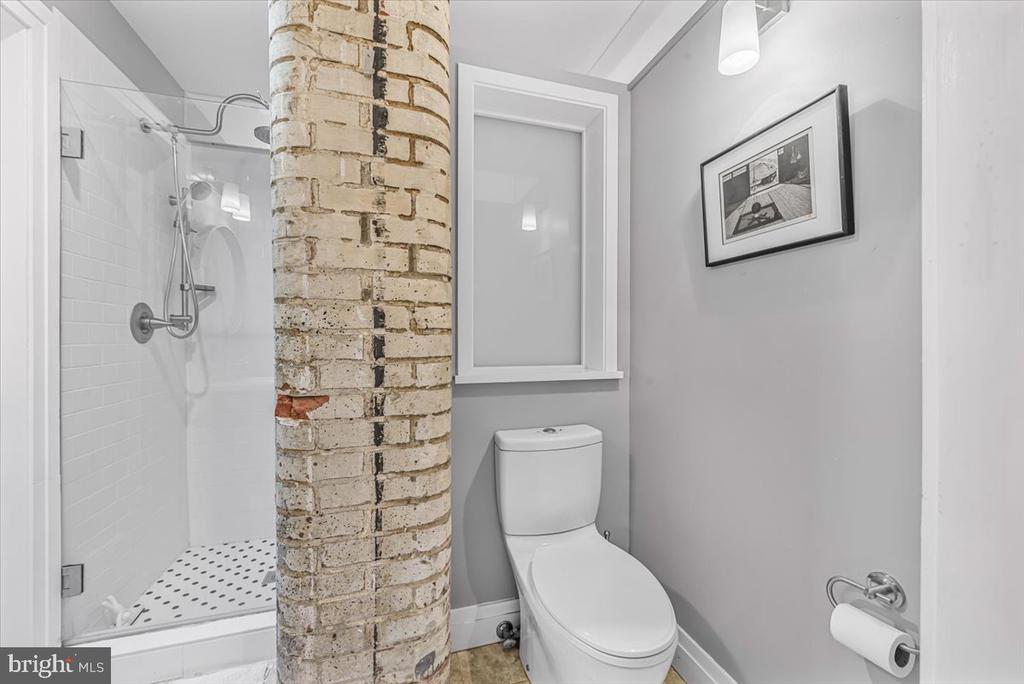 1210 QUEEN STREET Unit: 1