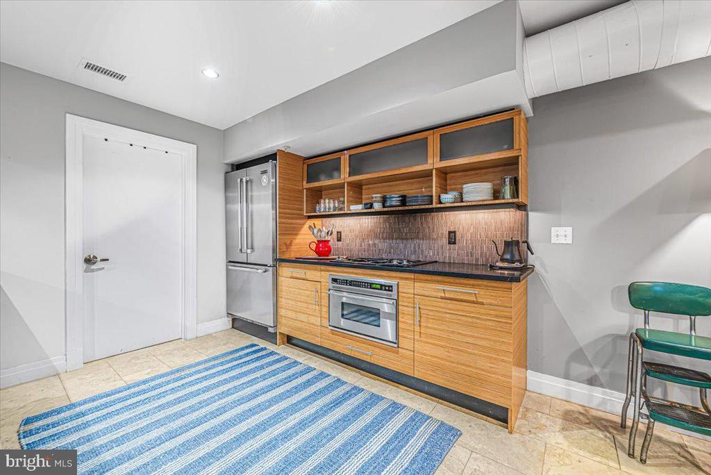 1210 QUEEN STREET Unit: 1