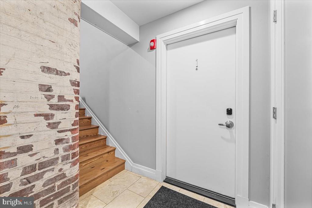 1210 QUEEN STREET Unit: 1