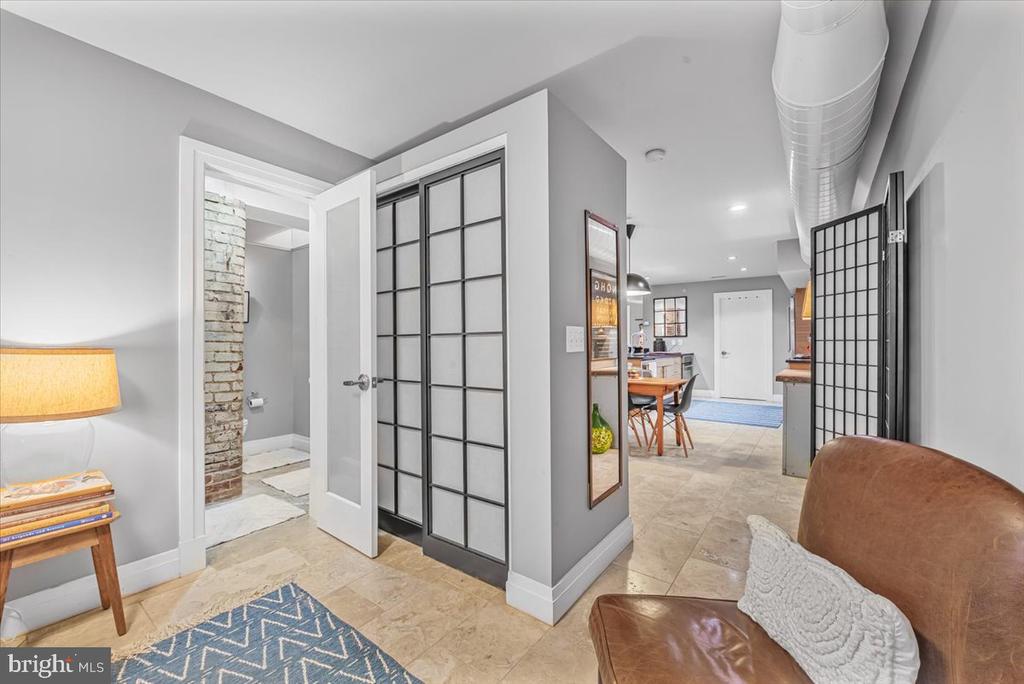 1210 QUEEN STREET Unit: 1