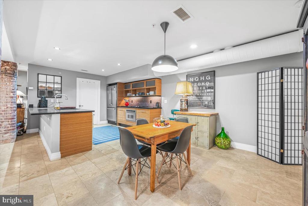 1210 QUEEN STREET Unit: 1
