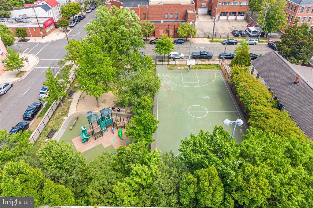 1210 QUEEN STREET Unit: 1