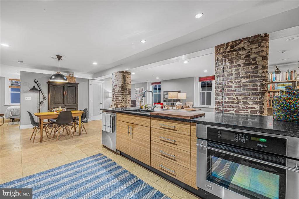 1210 QUEEN STREET Unit: 1