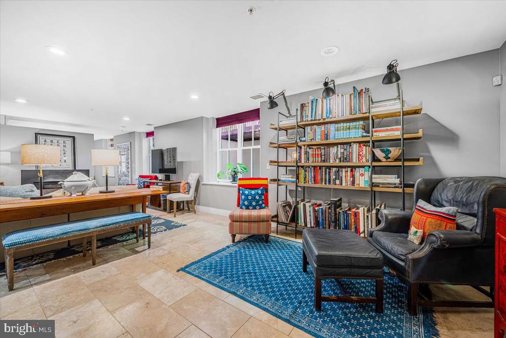 1210 QUEEN STREET Unit: 1