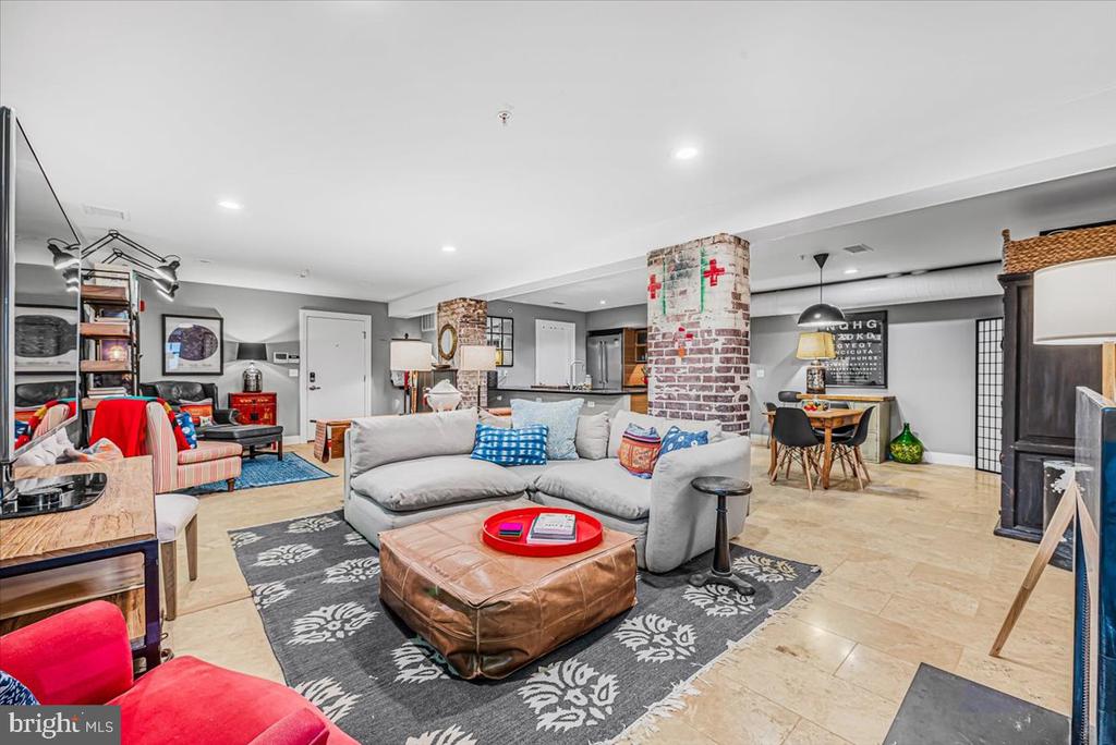1210 QUEEN STREET Unit: 1