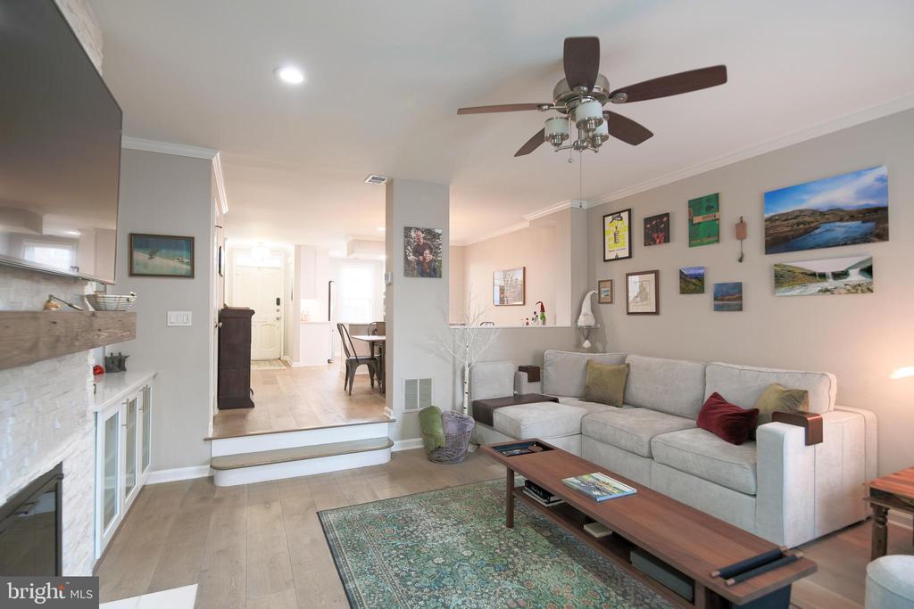332 S ALFRED STREET