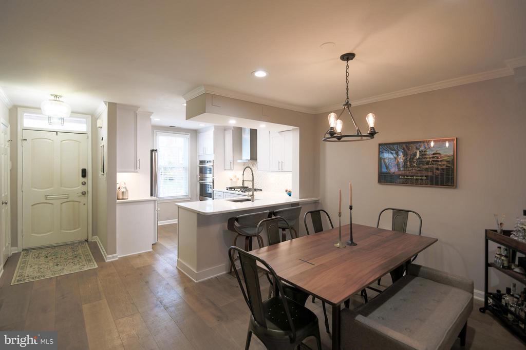 332 S ALFRED STREET