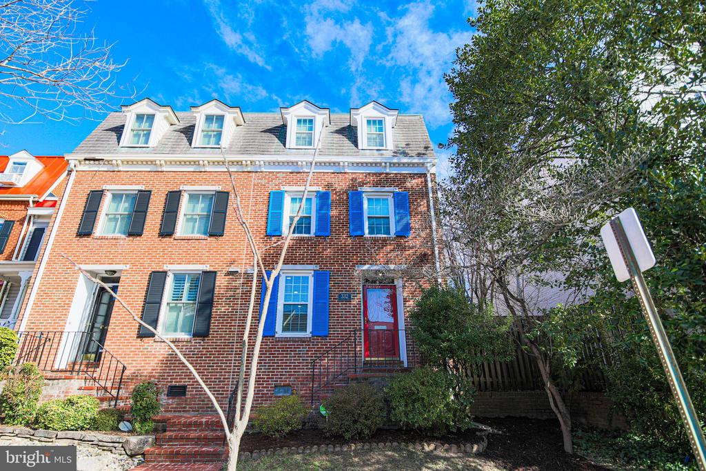 332 S ALFRED STREET